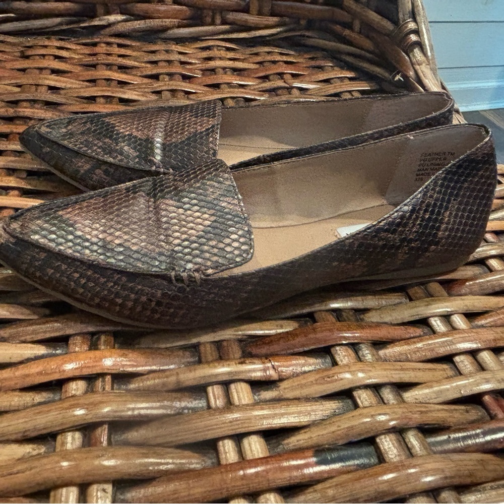 Steve Madden Feather Brown Snakeskin Loafers in size 7. Great condition - Picture 8 of 16